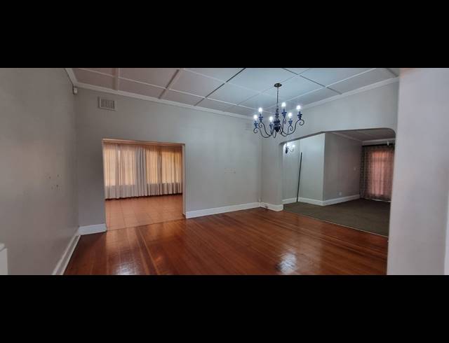 5 BEDROOM HOUSE TO LET IN GLENWOOD